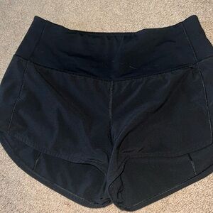 Lululemon hotty hot  high rise lined short 2.5”